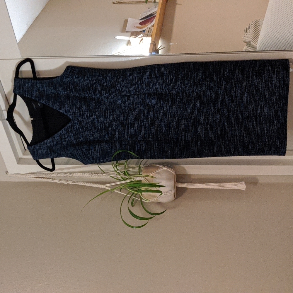 Black and blue Anne Taylor sheath dress in size 2